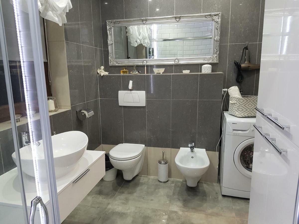 Dom Z Sauna I Jacuzzi- Na Wylacznosc Lub Pokoje Serock Exterior photo